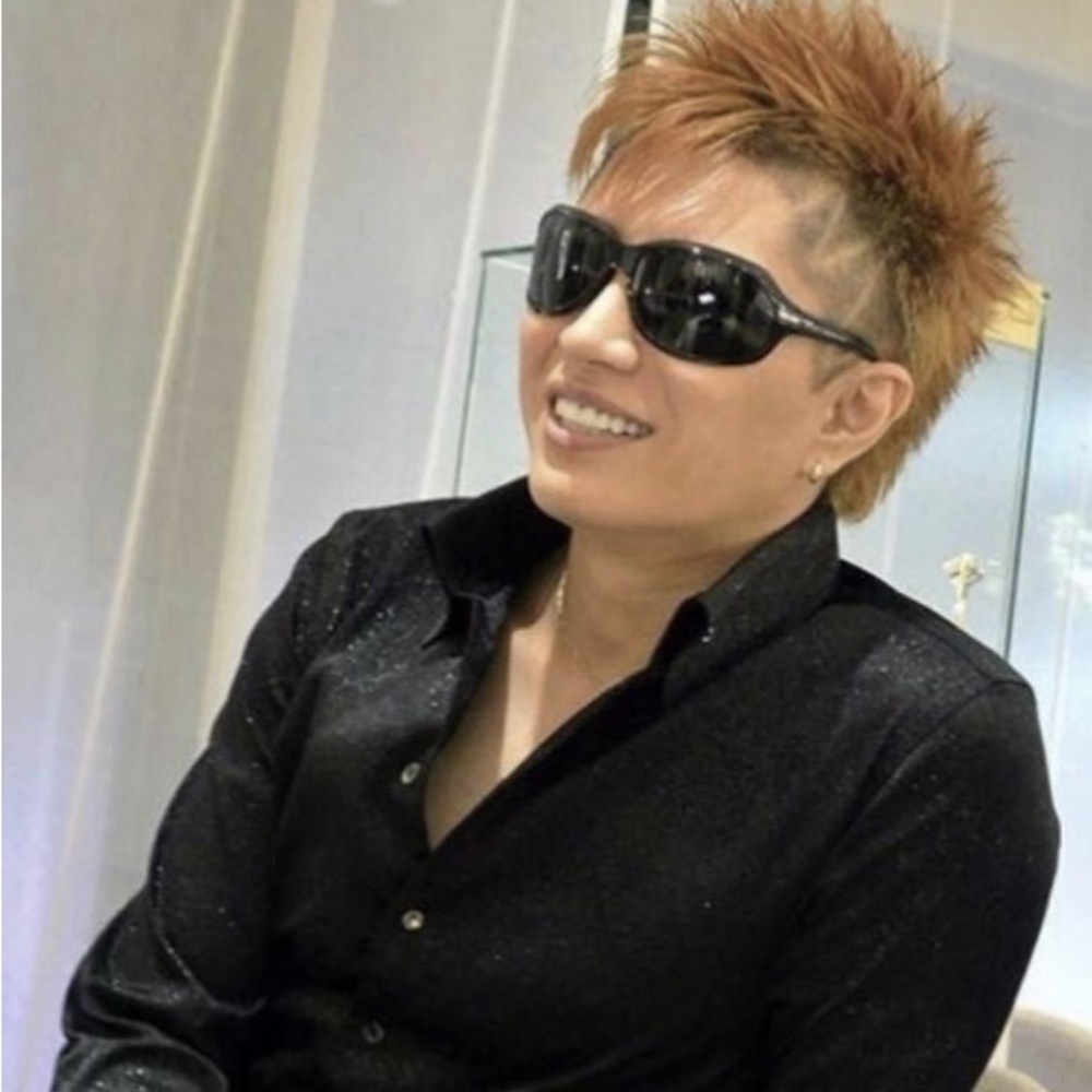 Prada Black Men's Wraparound Sunglasses - Picture 3 of 3